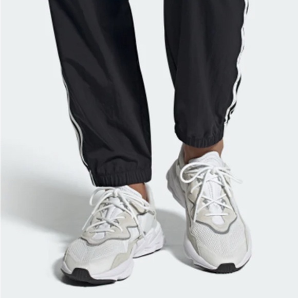 NIB [adidas] Ozweego 'J Cloud White/Grey Athletic Shoes Sneakers Youth Sz 4.5 - Picture 2 of 14